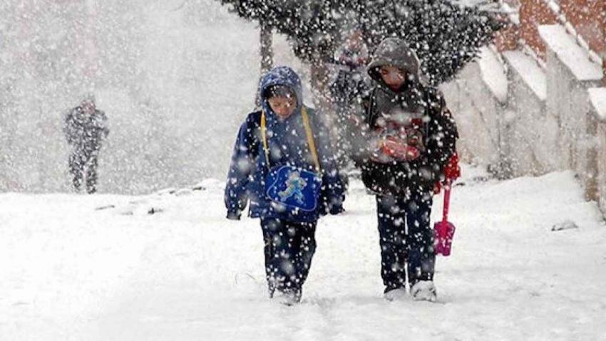 Yalvaç'ta Yoğun Kar Yağışı! Okullar Tatil Olacak mı?